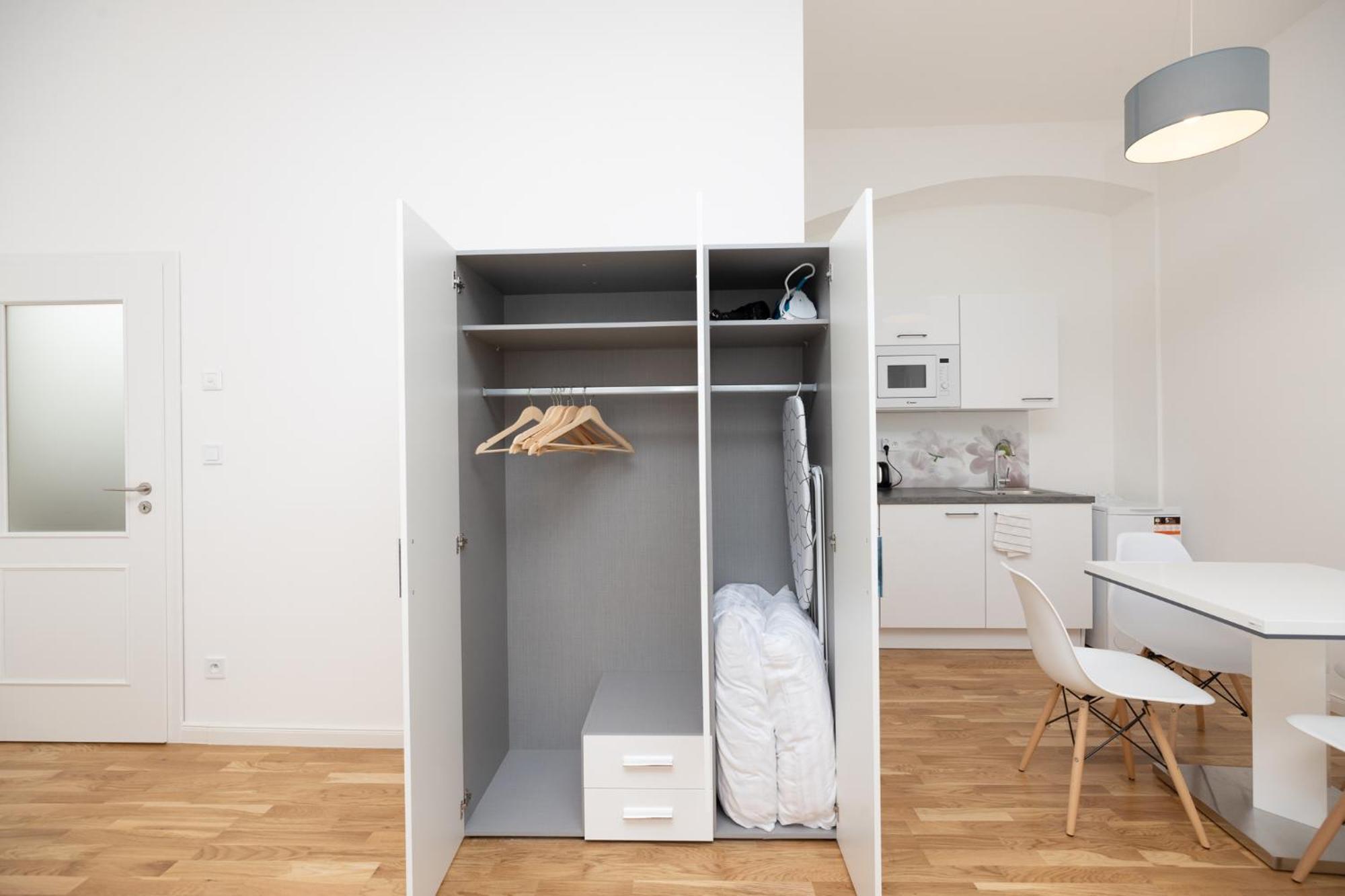 Apartment Petrska プラハ エクステリア 写真
